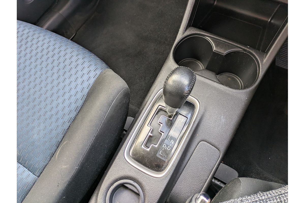 2013 Mitsubishi Outlander ES ZJ