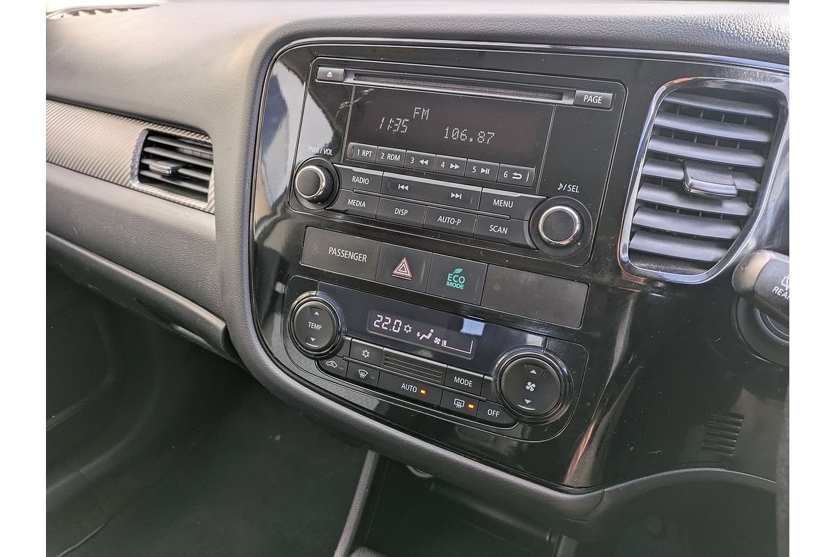 2013 Mitsubishi Outlander ES ZJ