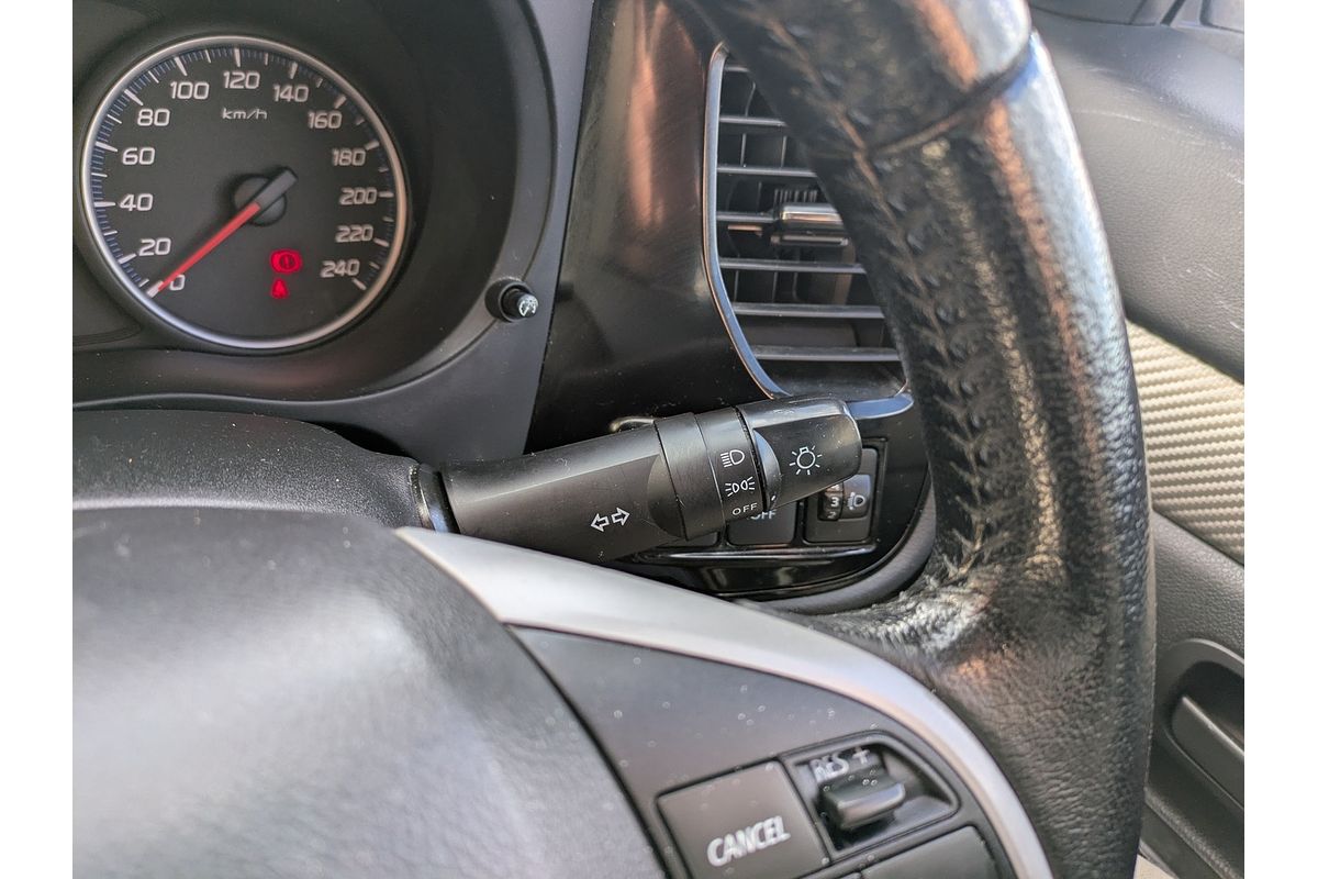 2013 Mitsubishi Outlander ES ZJ