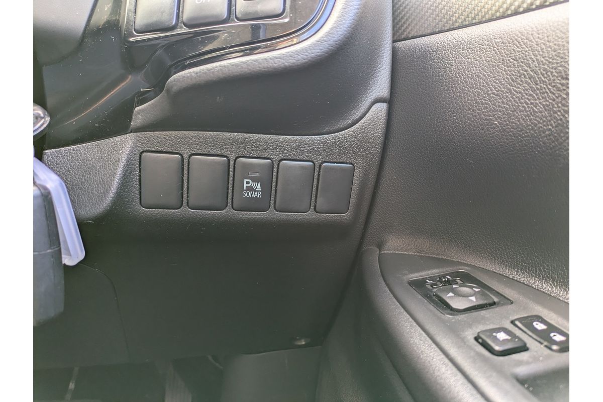 2013 Mitsubishi Outlander ES ZJ