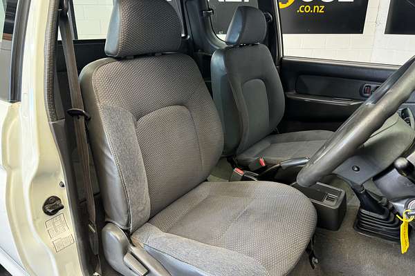 2003 Mitsubishi TRITON 4WD 3.0P CLUB CAB MANUAL 4X4