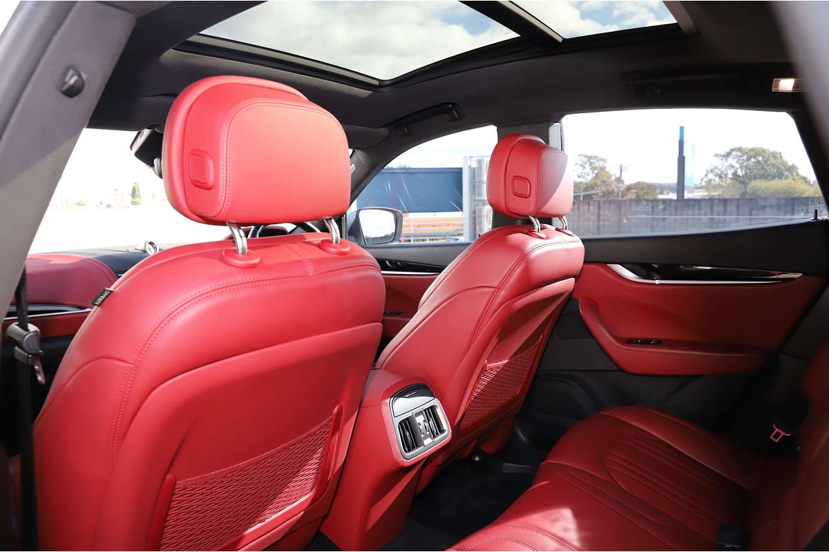 2017 Maserati Levante S M161
