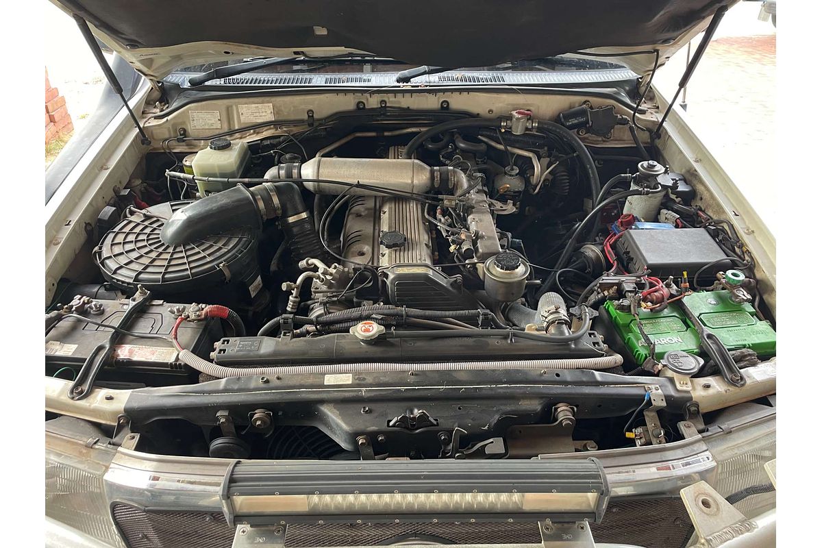 2003 Toyota Landcruiser GXL HZJ105R