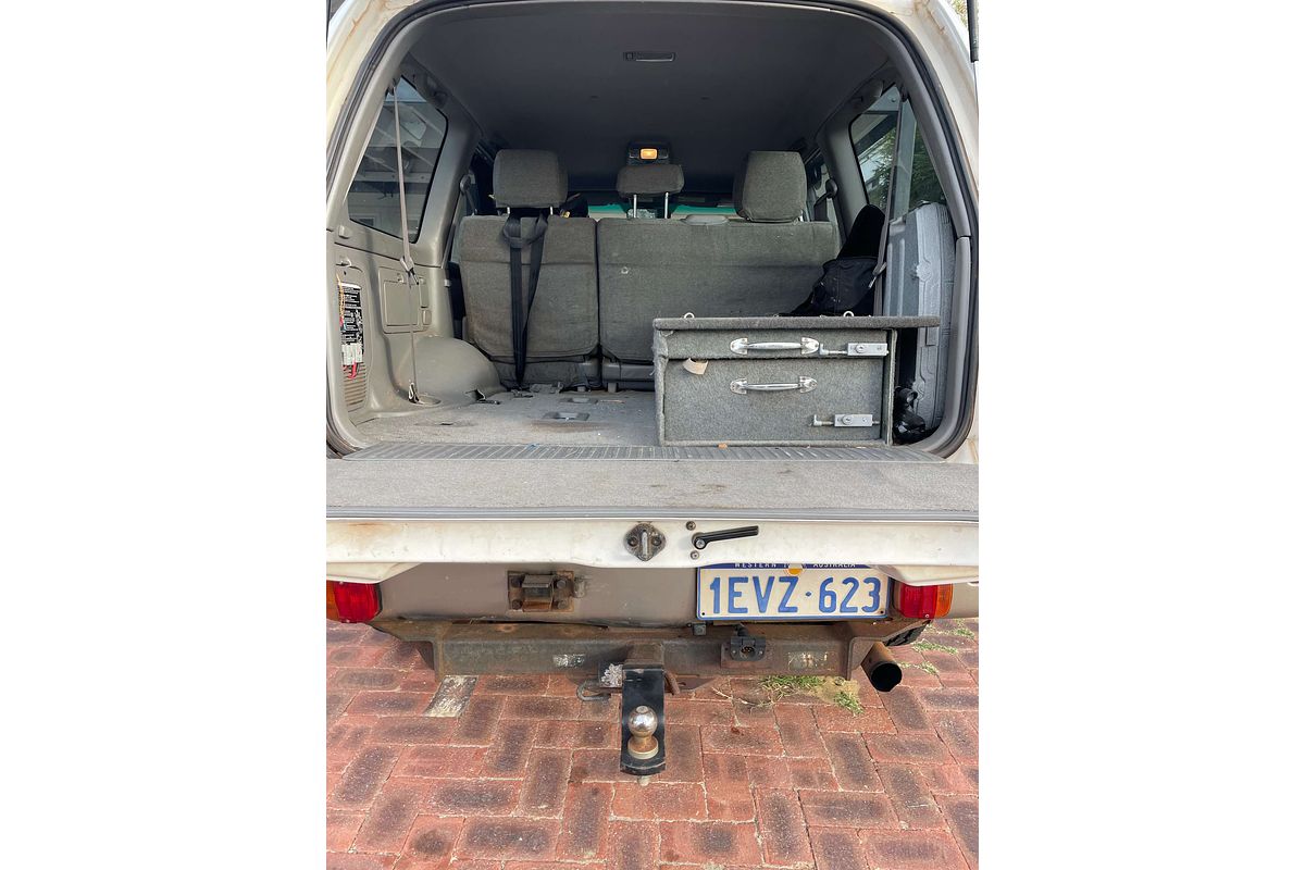 2003 Toyota Landcruiser GXL HZJ105R