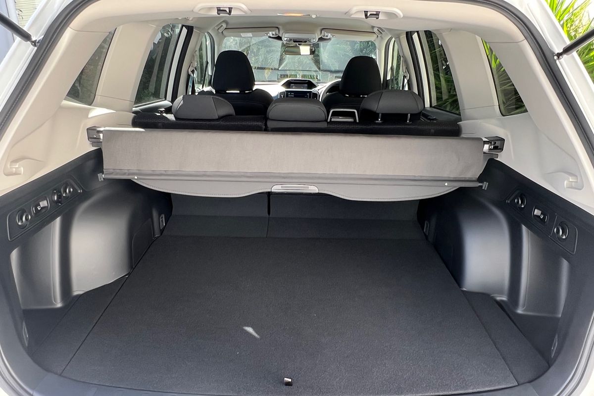 2025 Subaru Forester Hybrid L S5