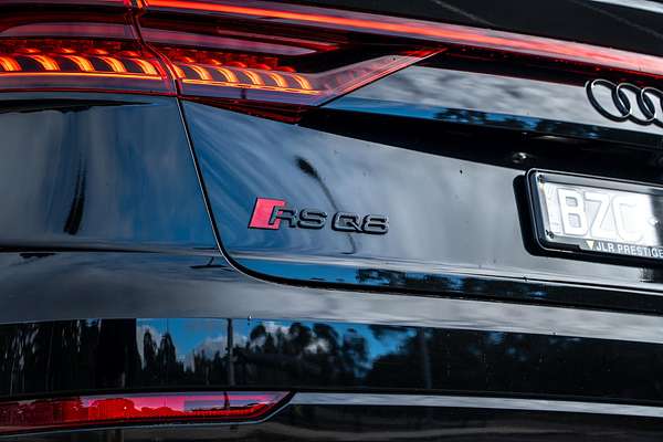 2022 Audi RS Q8 TFSI F1