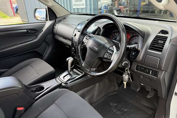 2016 Isuzu D-MAX SX High Ride Rear Wheel Drive