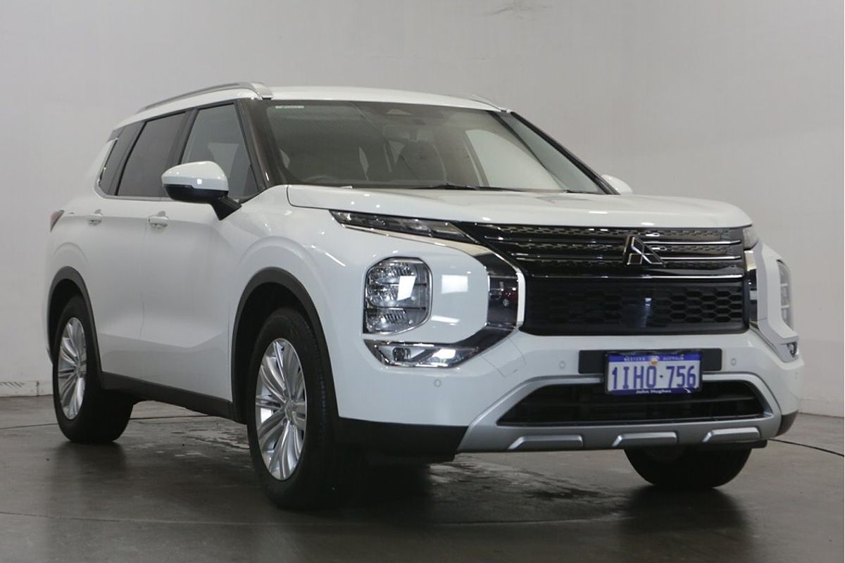 2024 Mitsubishi Outlander LS ZM