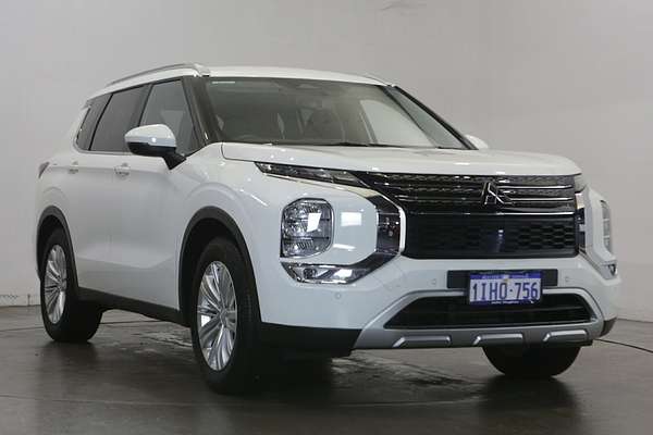 2024 Mitsubishi Outlander LS ZM