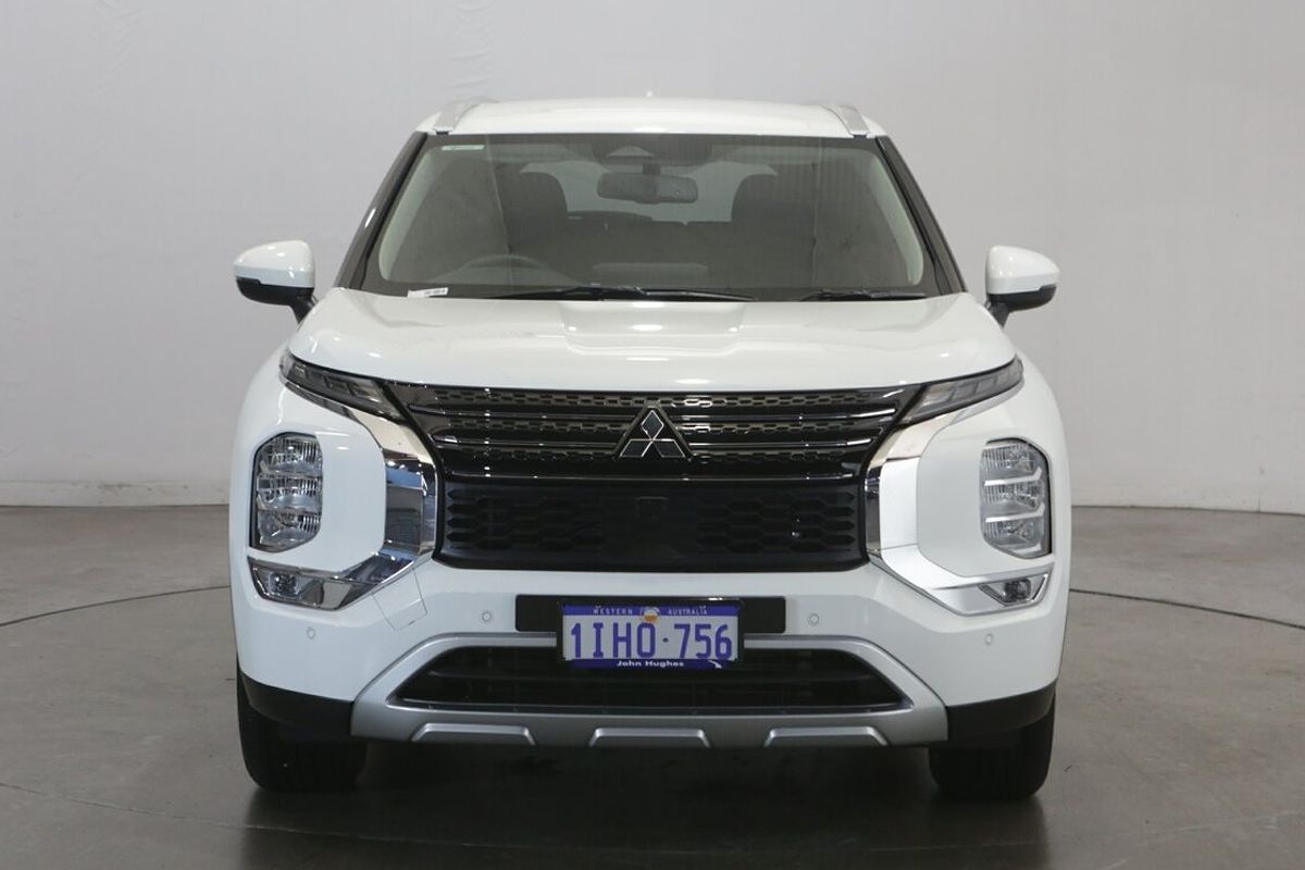 2024 Mitsubishi Outlander LS ZM