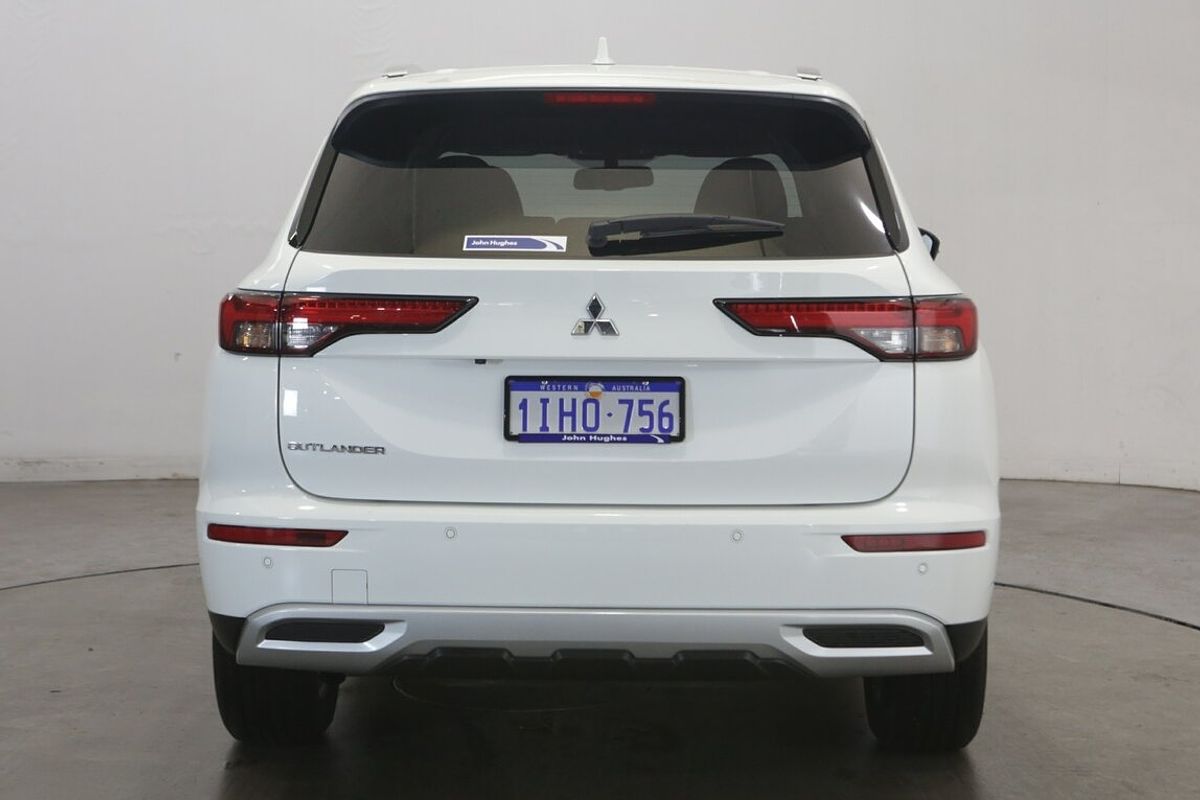 2024 Mitsubishi Outlander LS ZM