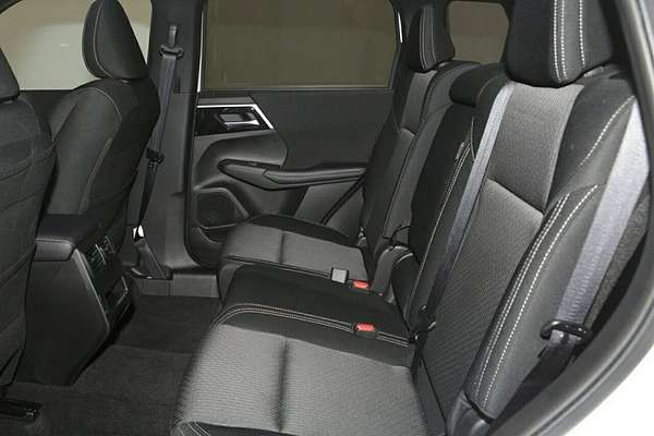2024 Mitsubishi Outlander LS ZM