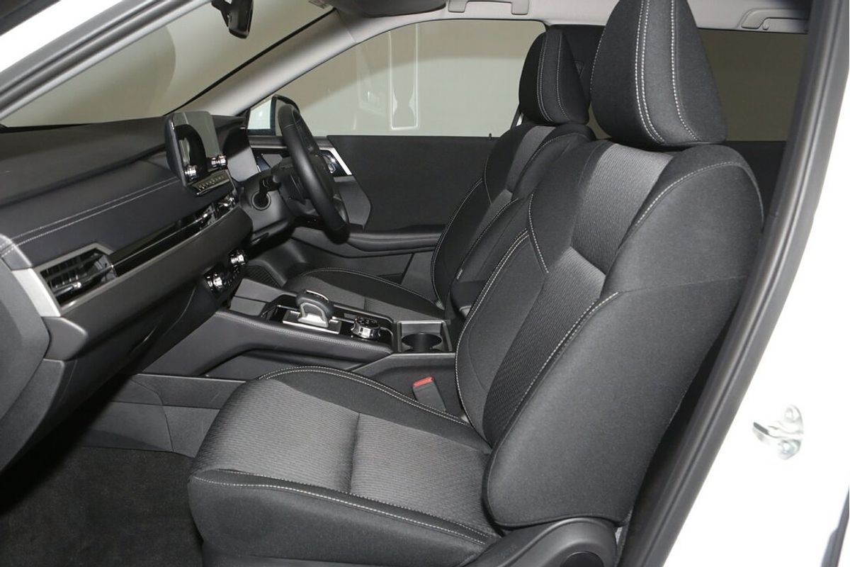 2024 Mitsubishi Outlander LS ZM