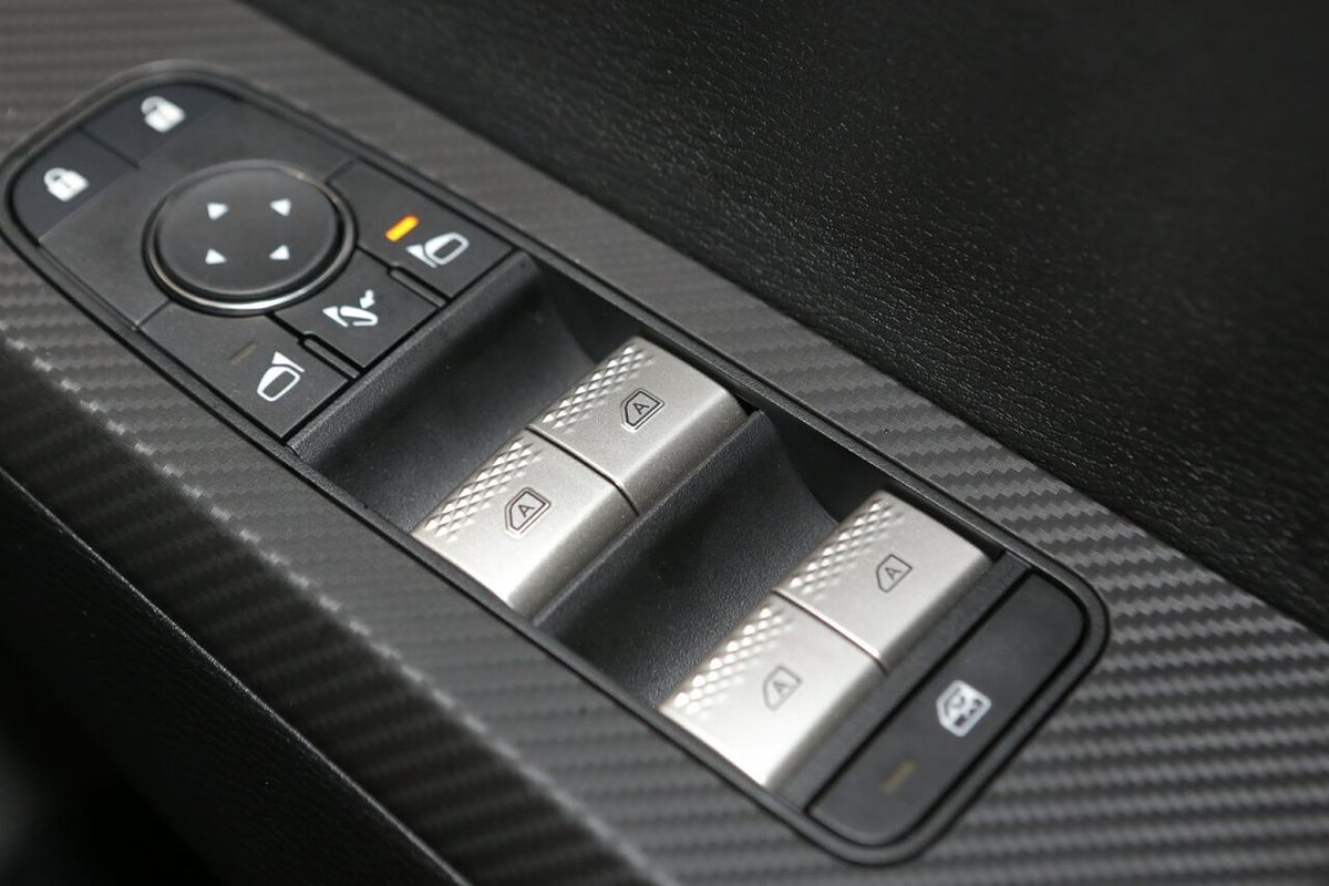 2024 Mitsubishi Outlander LS ZM