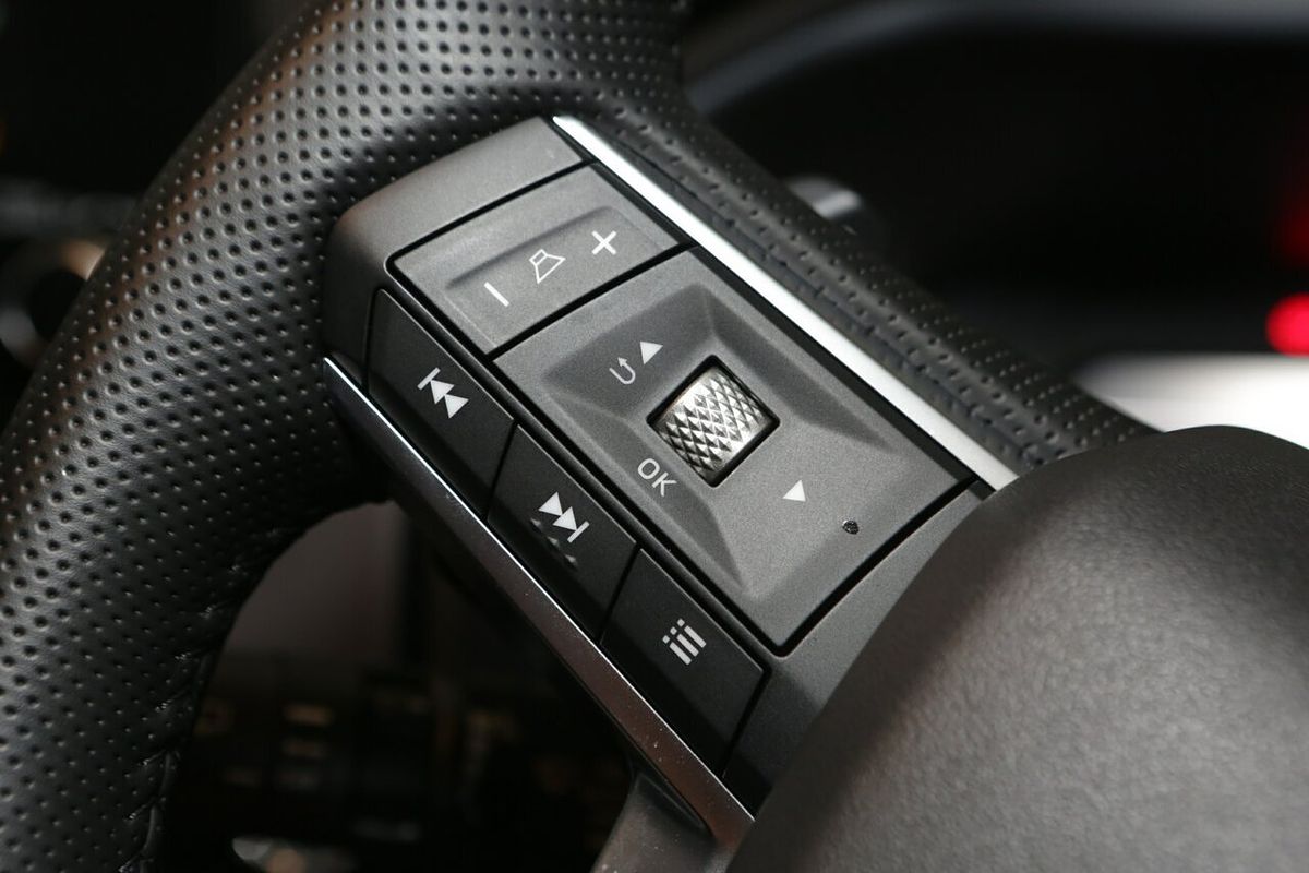2024 Mitsubishi Outlander LS ZM