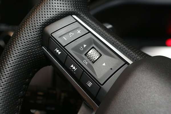 2024 Mitsubishi Outlander LS ZM