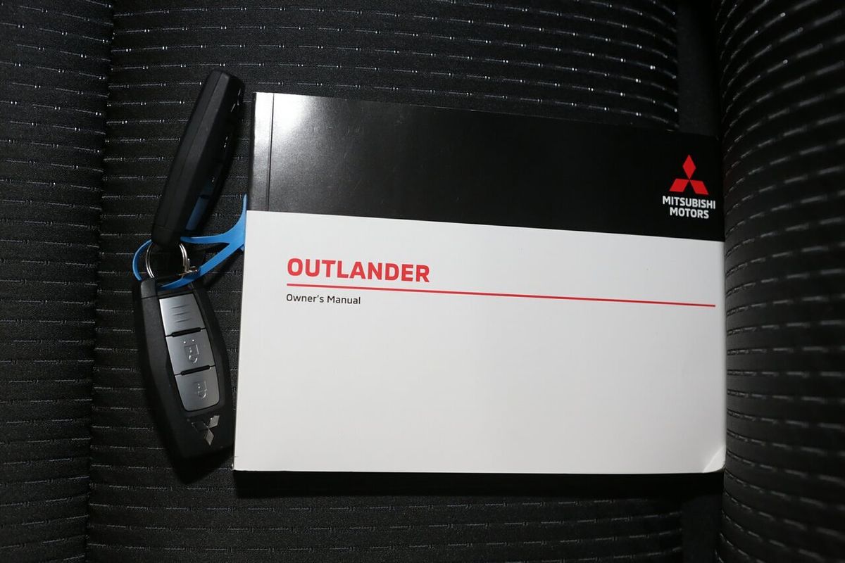 2024 Mitsubishi Outlander LS ZM