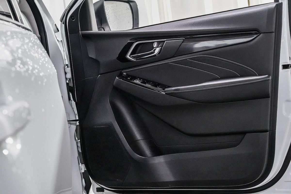 2023 Isuzu MU-X LS-T