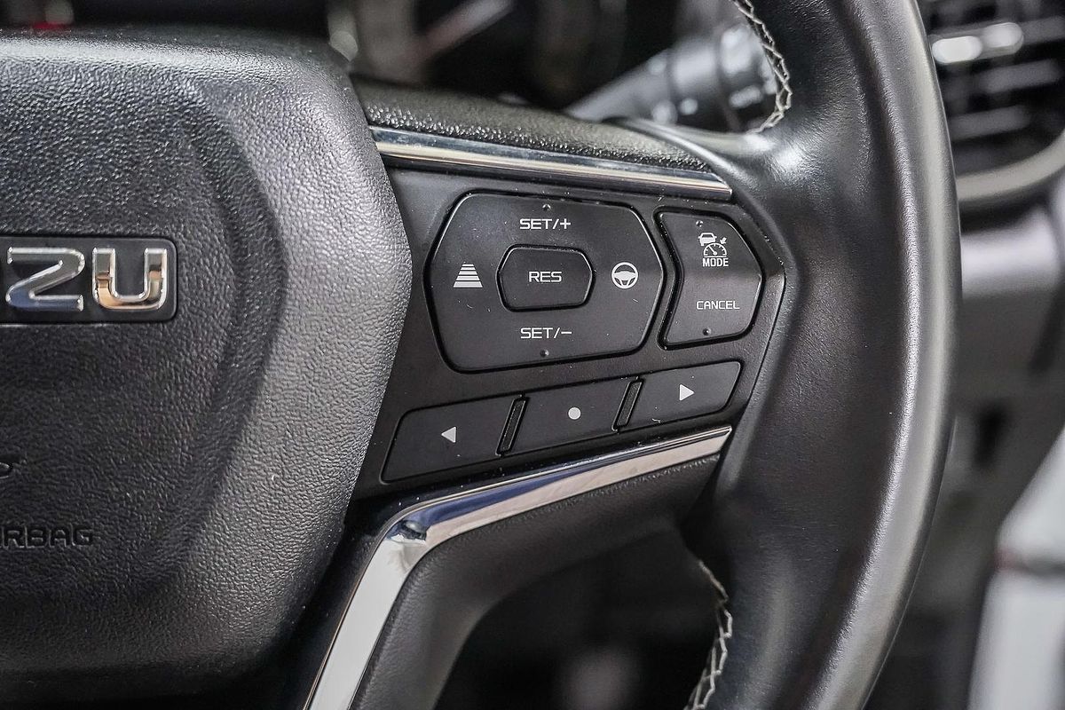 2023 Isuzu MU-X LS-T