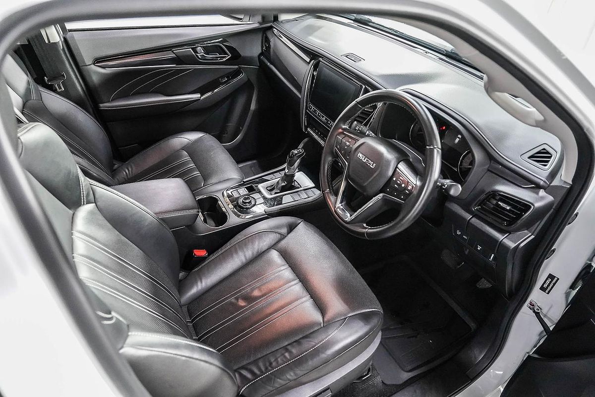 2023 Isuzu MU-X LS-T