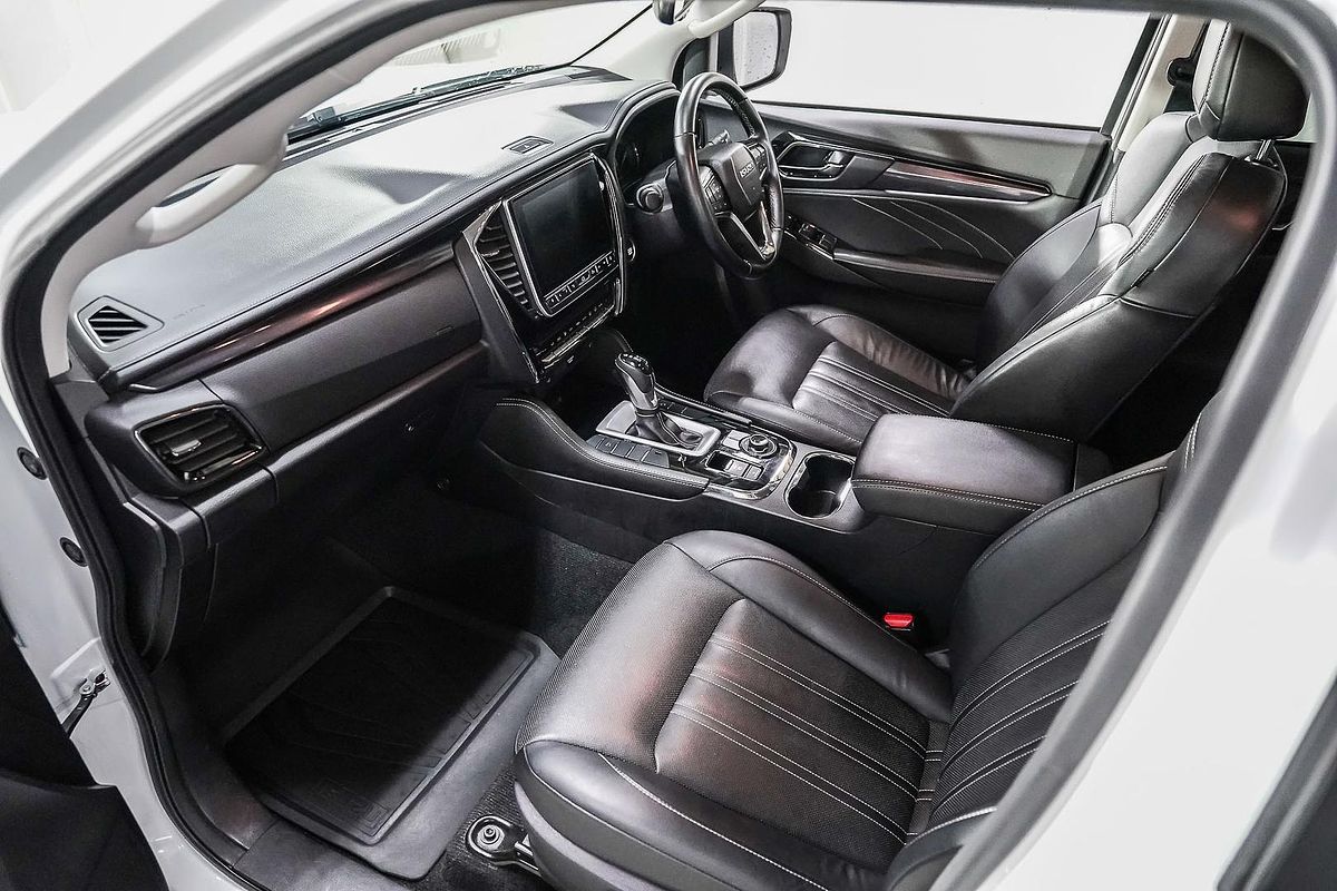 2023 Isuzu MU-X LS-T