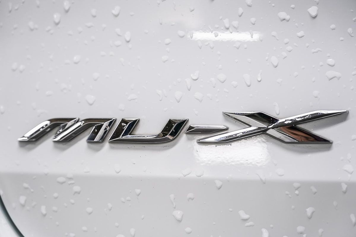 2023 Isuzu MU-X LS-T