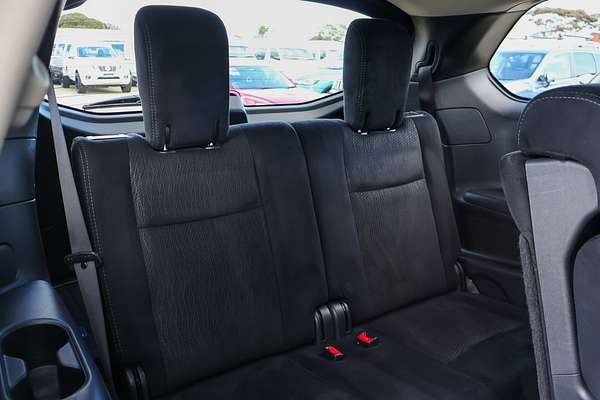 2015 Nissan Pathfinder ST R52