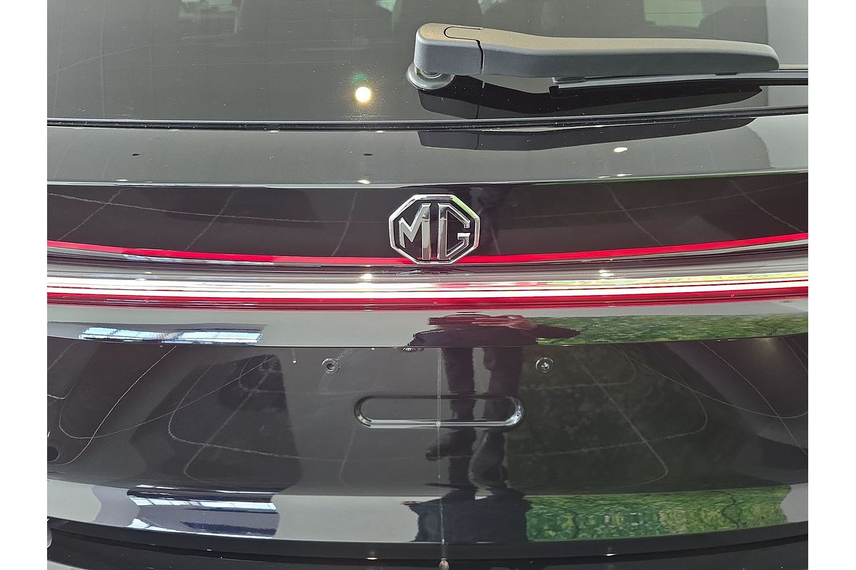 2024 MG HS Essence AS33