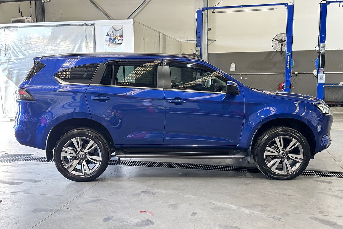 2023 Isuzu MU-X LS-T