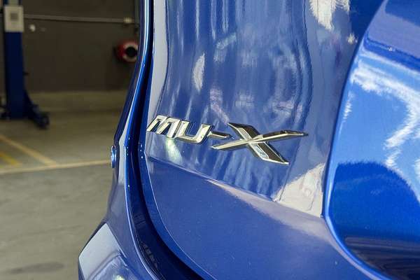 2023 Isuzu MU-X LS-T