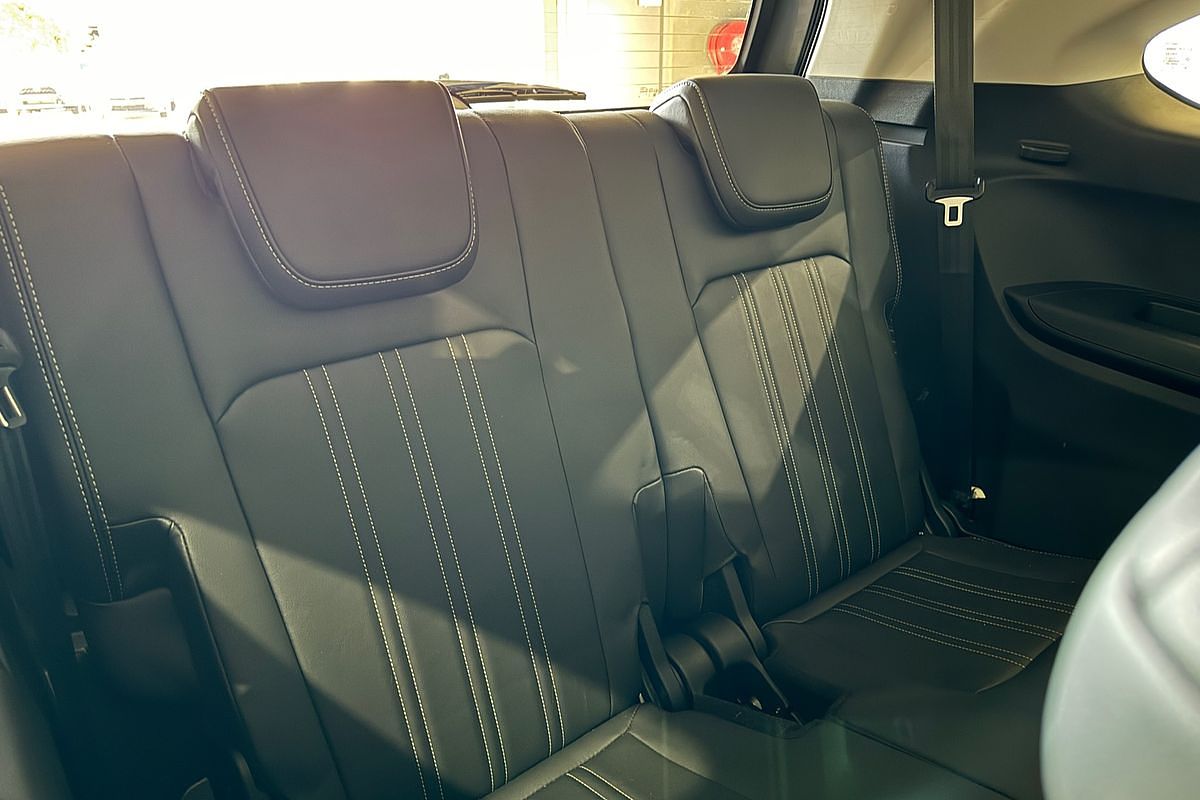 2023 Isuzu MU-X LS-T
