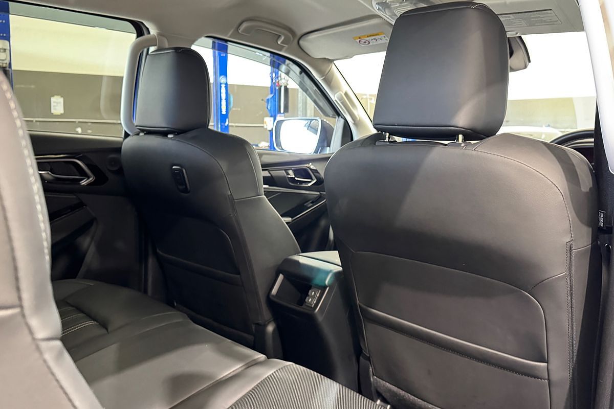 2023 Isuzu MU-X LS-T