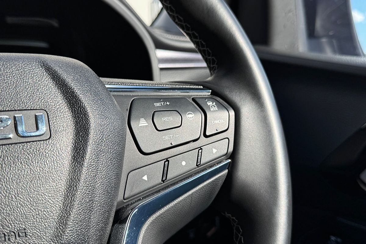 2023 Isuzu MU-X LS-T