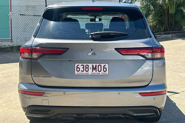 2022 Mitsubishi Outlander ES ZM