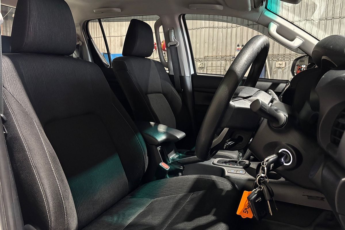 2020 Toyota Hilux SR GUN126R