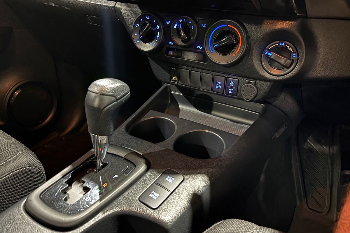 2020 Toyota Hilux SR GUN126R