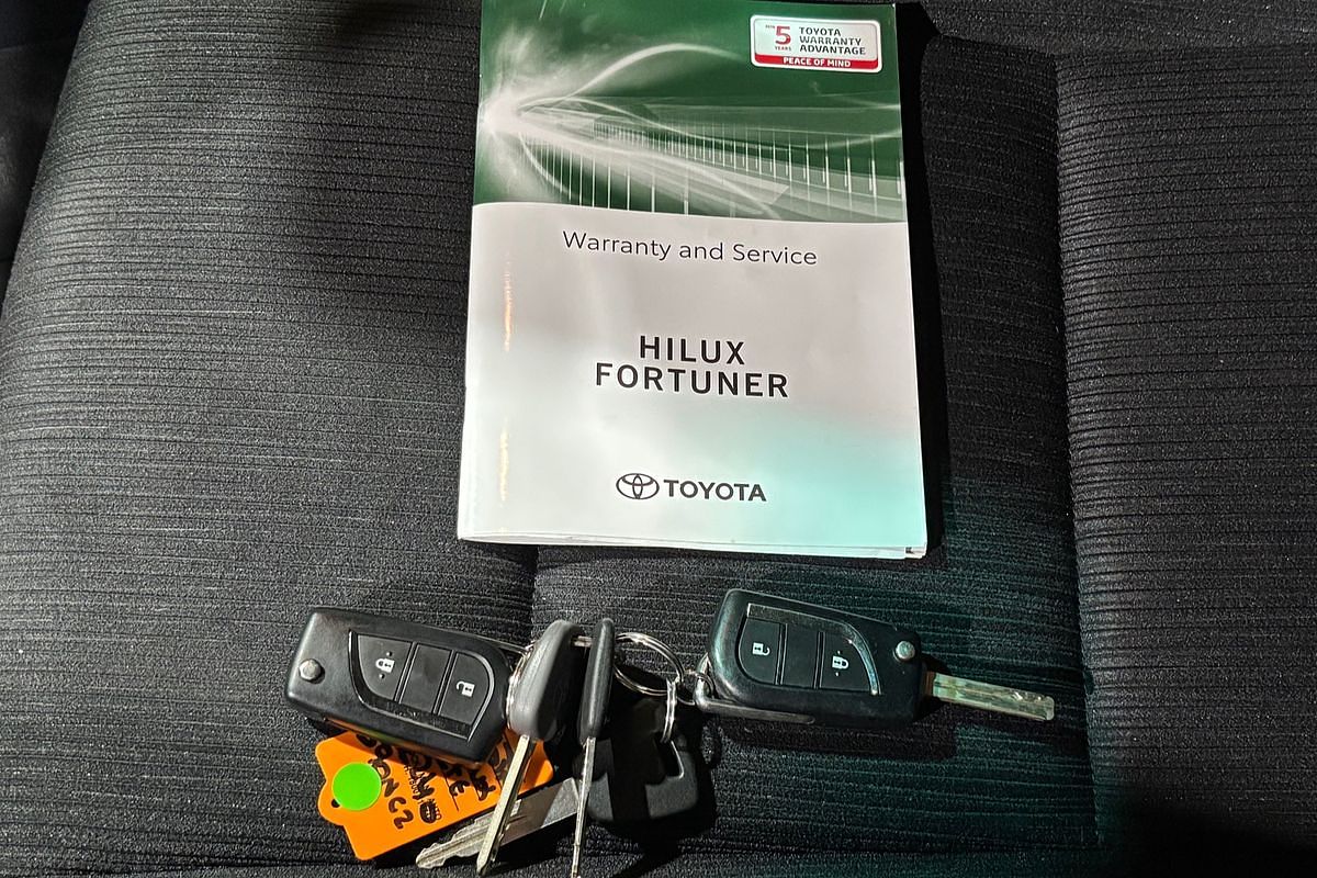 2020 Toyota Hilux SR GUN126R