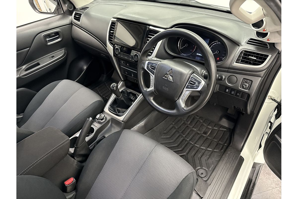 2022 Mitsubishi Triton GLX+ MR 4X4