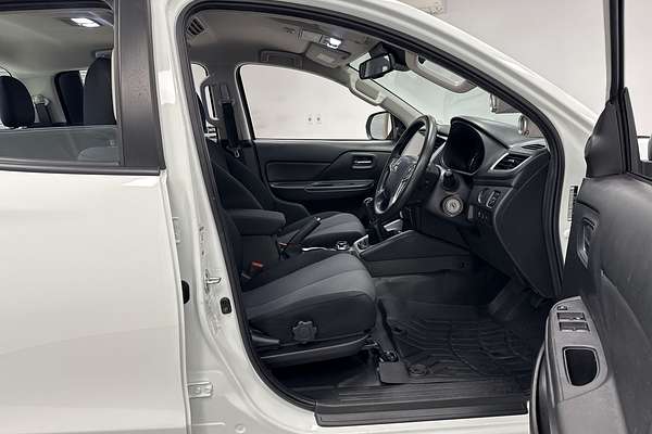 2022 Mitsubishi Triton GLX+ MR 4X4