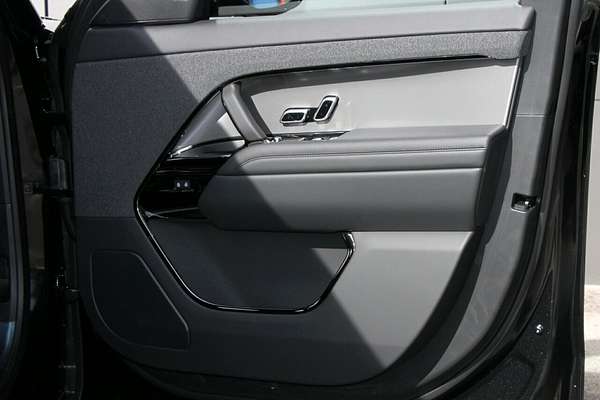 2025 Land Rover Range Rover Sport D250 Dynamic SE L461