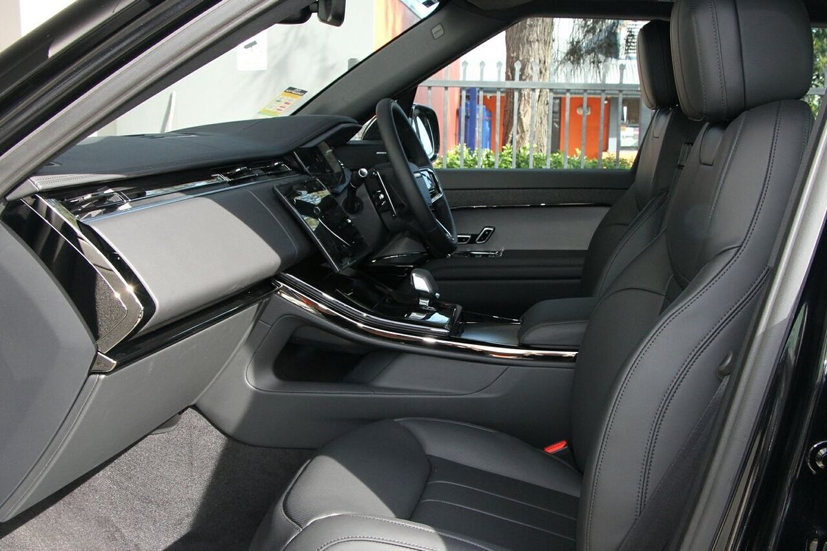 2025 Land Rover Range Rover Sport D250 Dynamic SE L461