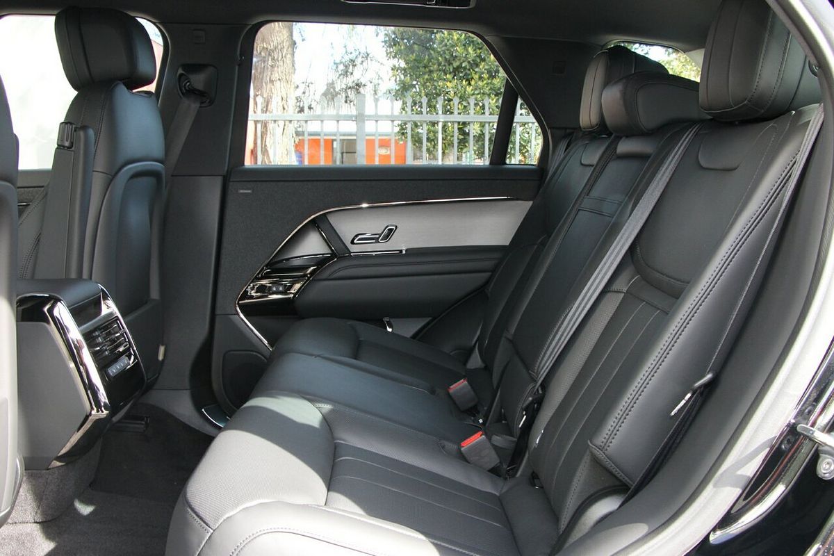 2025 Land Rover Range Rover Sport D250 Dynamic SE L461