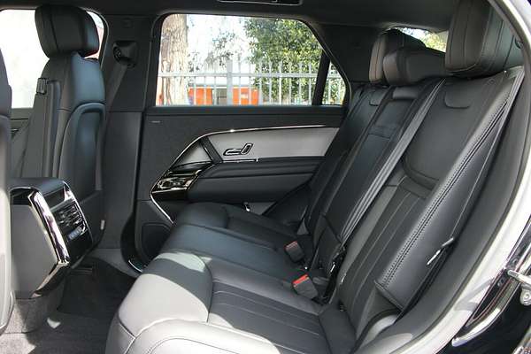 2025 Land Rover Range Rover Sport D250 Dynamic SE L461