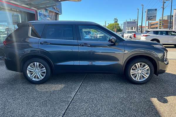 2024 Mitsubishi Outlander LS ZM