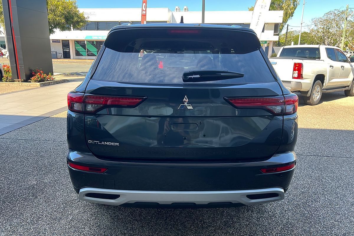 2024 Mitsubishi Outlander LS ZM