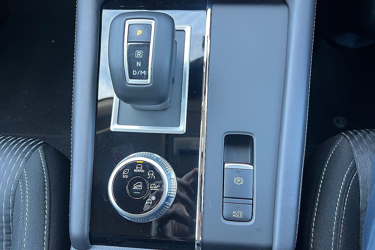 2024 Mitsubishi Outlander LS ZM