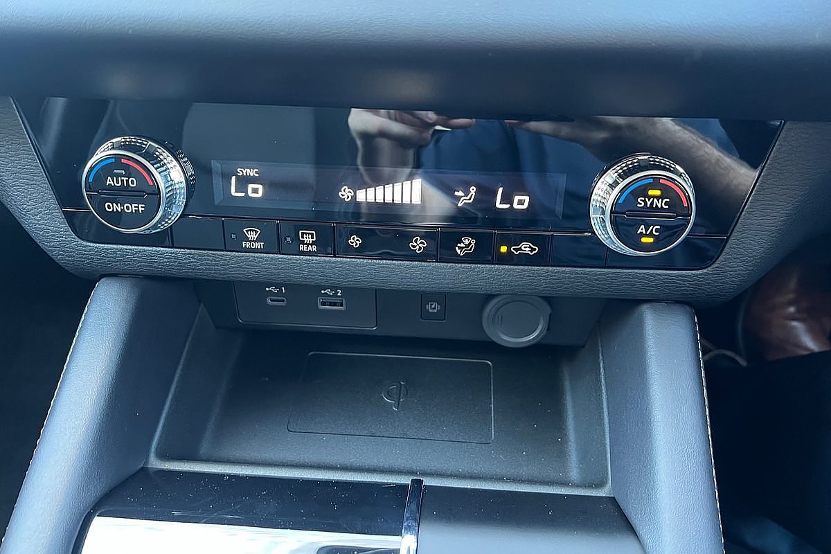 2024 Mitsubishi Outlander LS ZM