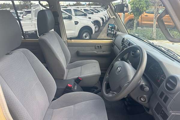2021 Toyota Landcruiser GXL VDJ76R