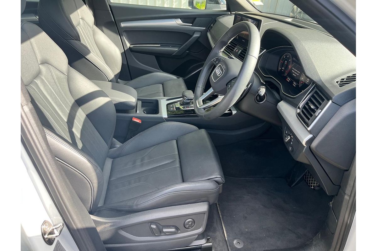 2024 Audi Q5 40 TDI S line FY