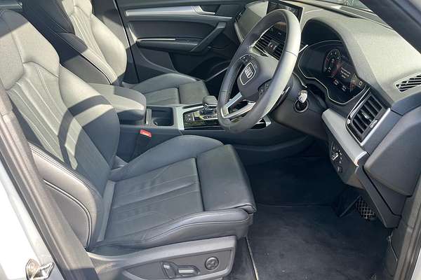 2024 Audi Q5 40 TDI S line FY